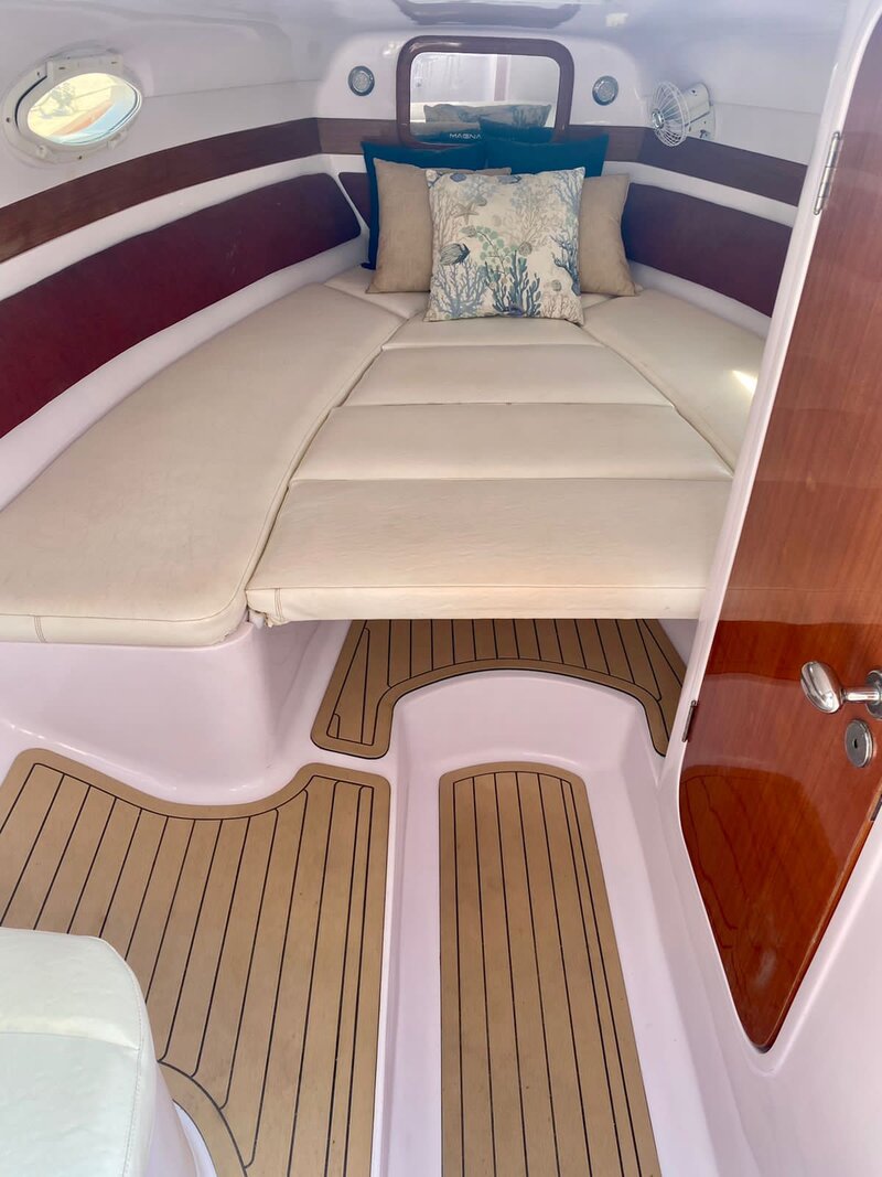 Magna 28 - Deck