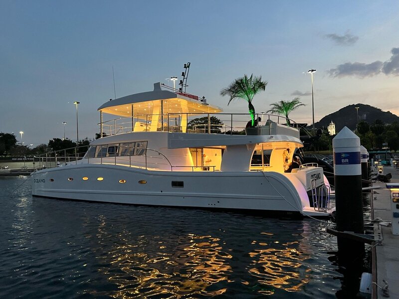 Catamarã Oceano - Maior embarcação para 50-65 pessoas