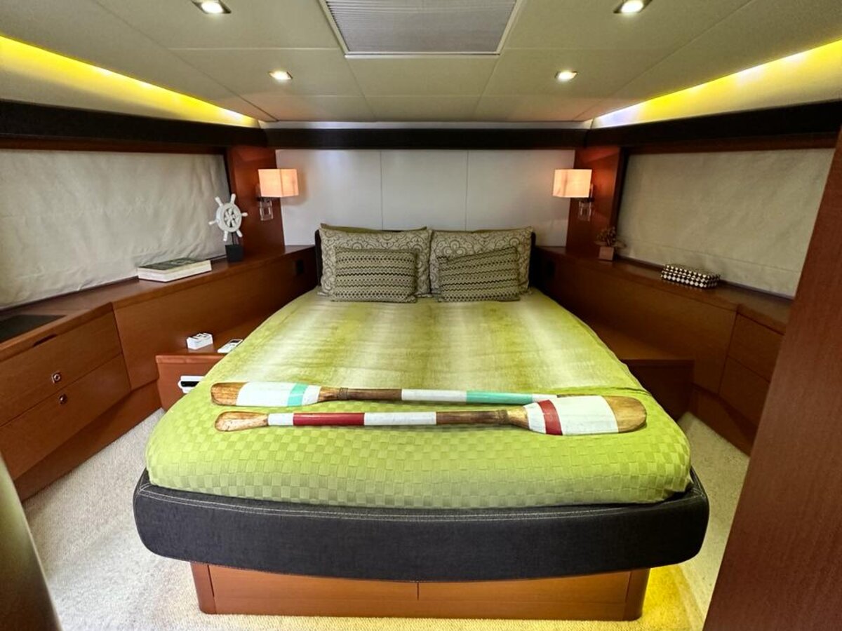 Prestige 60 - Suíte master com cama queen