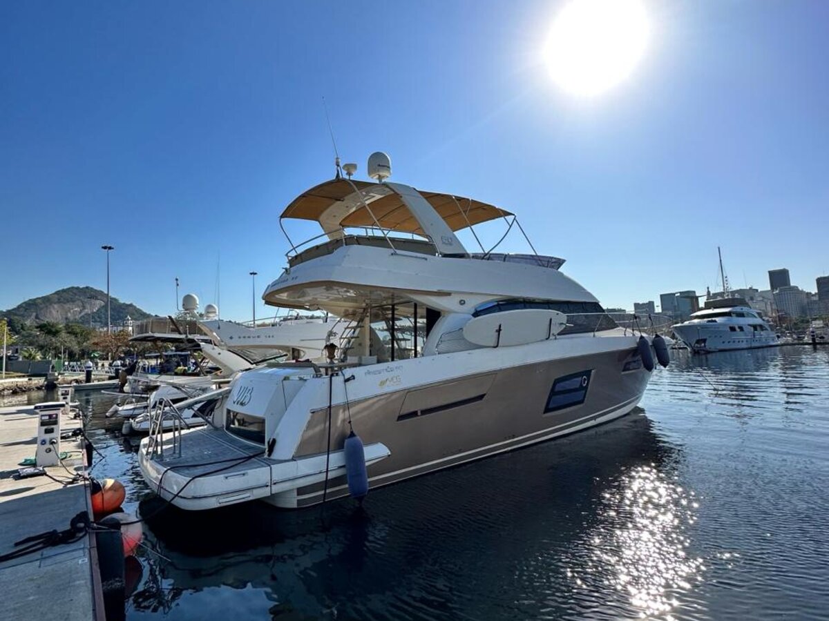 Prestige 60 - Iate de luxo para 12 pessoas