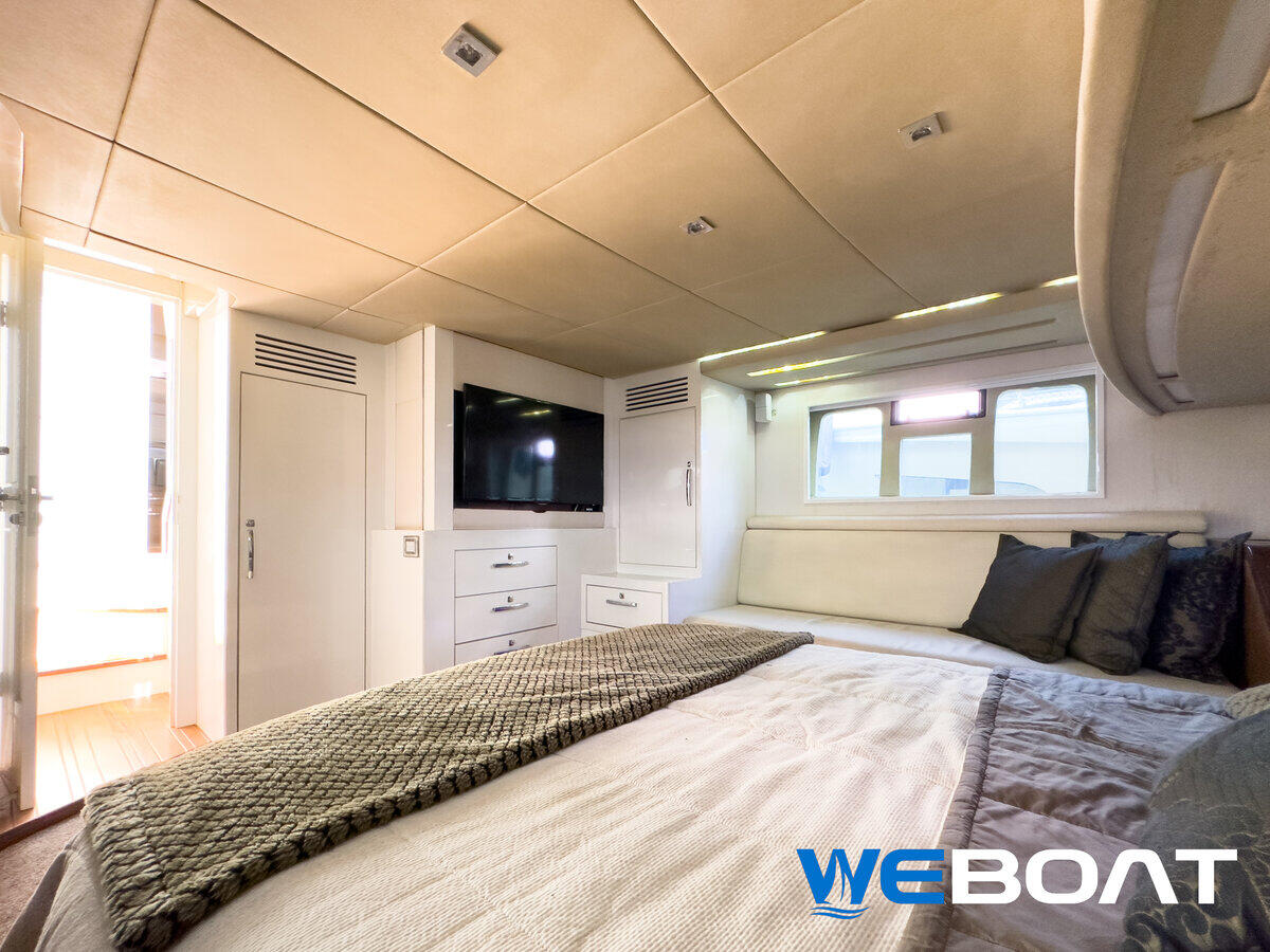 Schaefer 62 Fly - Suíte master com TV e armários