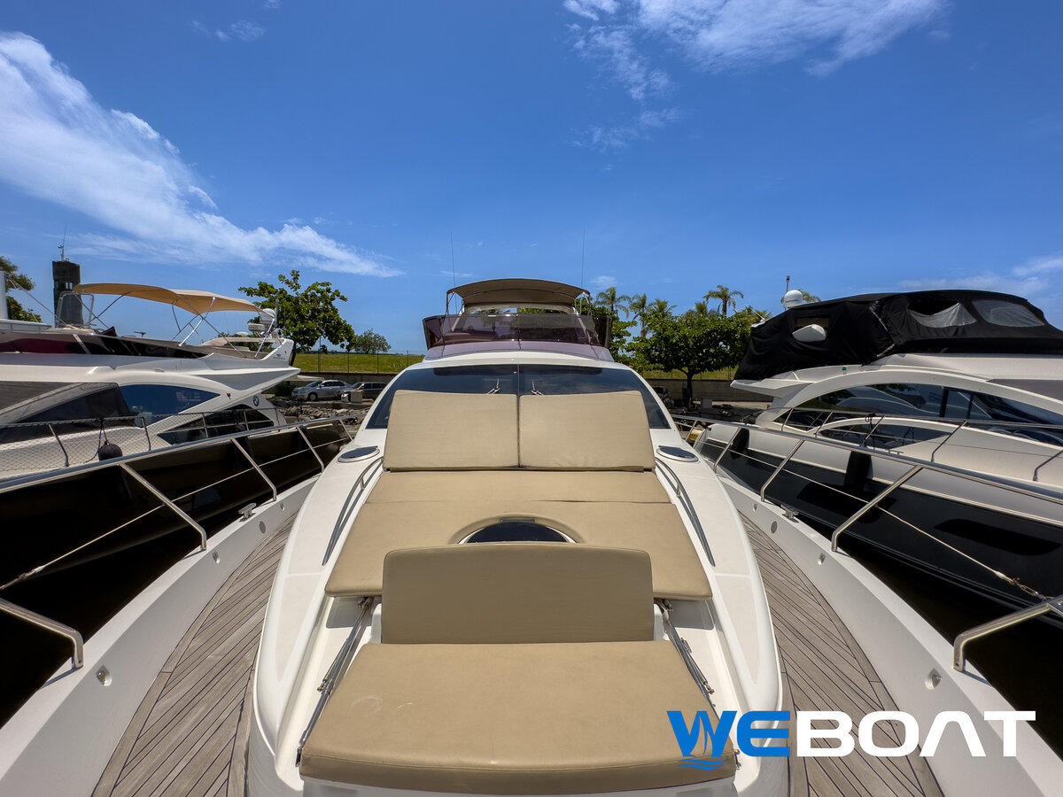 Schaefer 62 Fly - Proa com espreguiçadeiras e flybridge