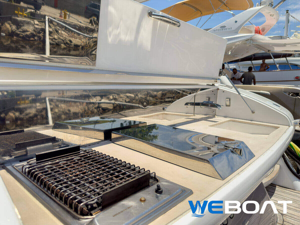 Schaefer 62 Fly - Churrasqueira no deck superior