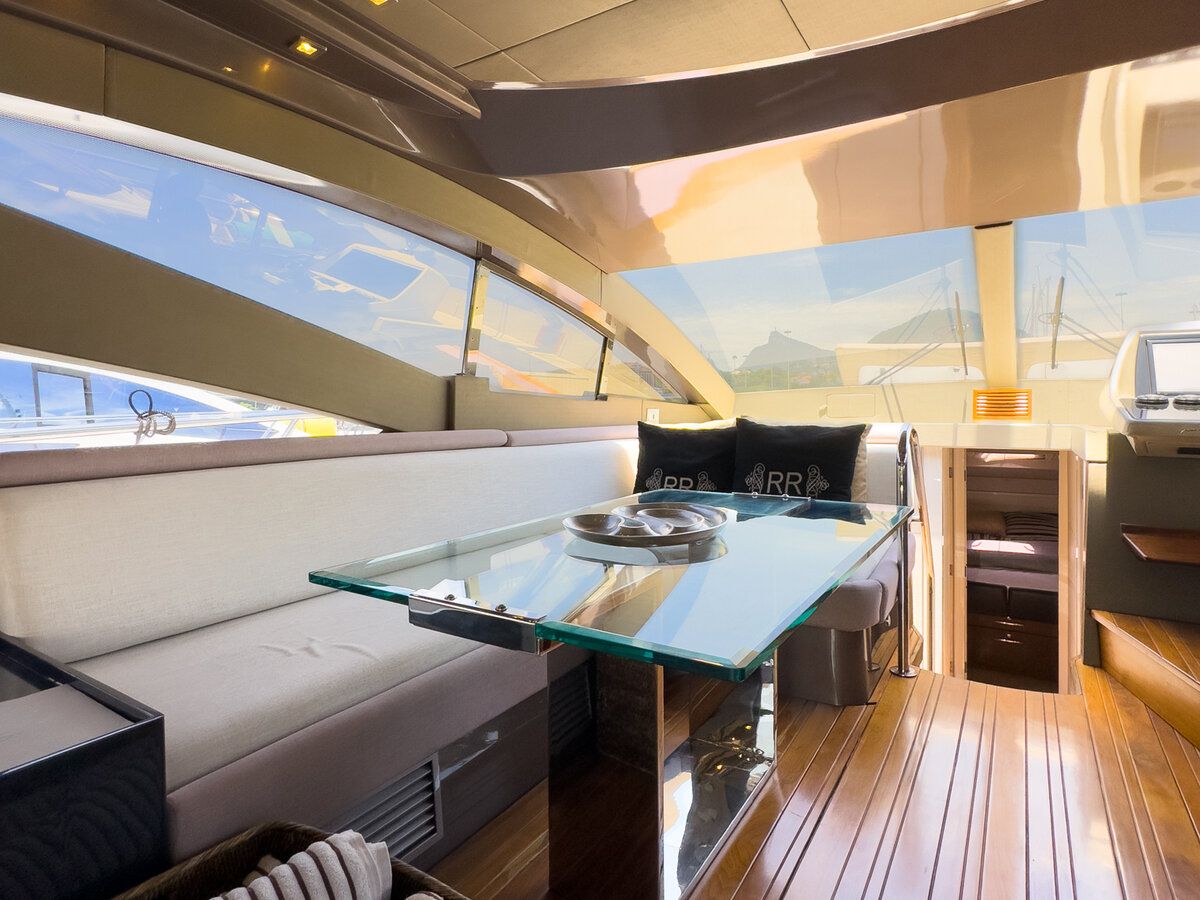 Schaefer 62 Fly - Área de jantar interna