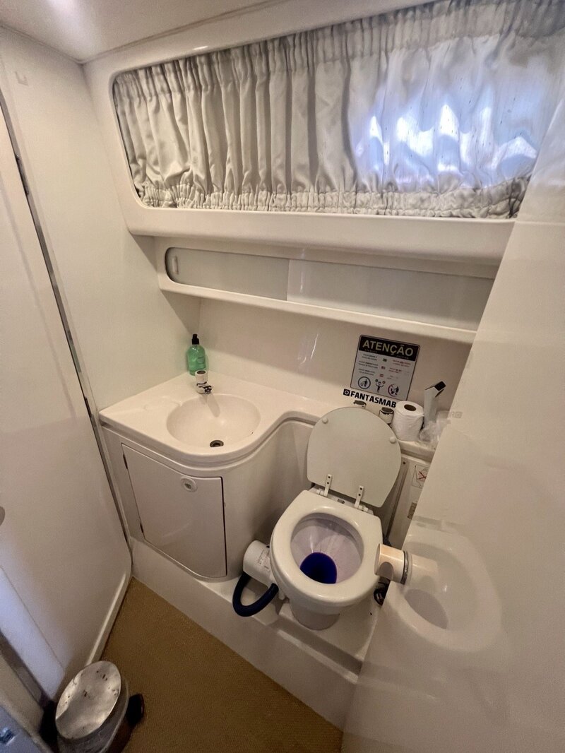 WeBoat Ghost 36 - Banheiro