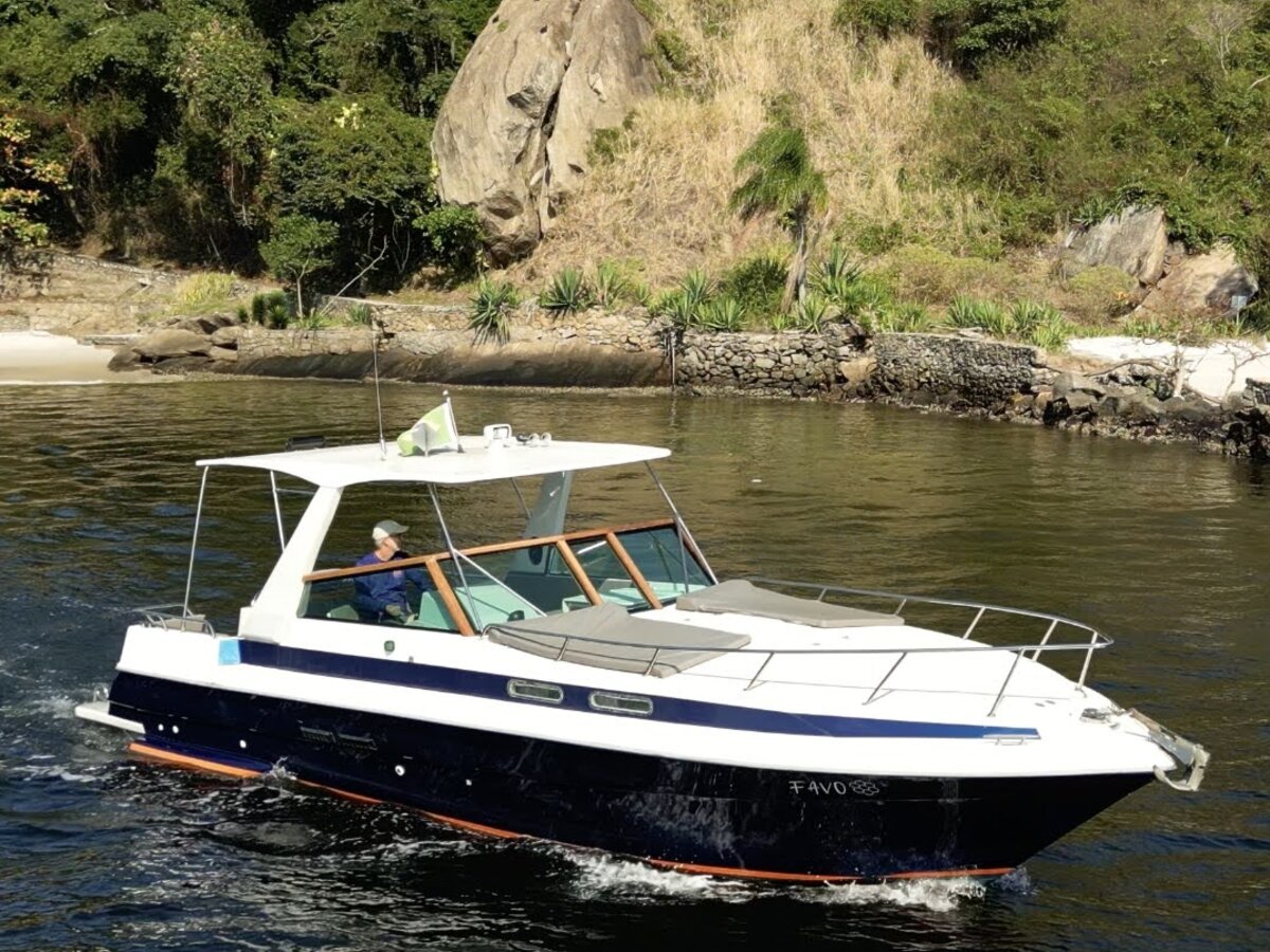 WeBoat Rival 36 - Navegando na costa rochosa