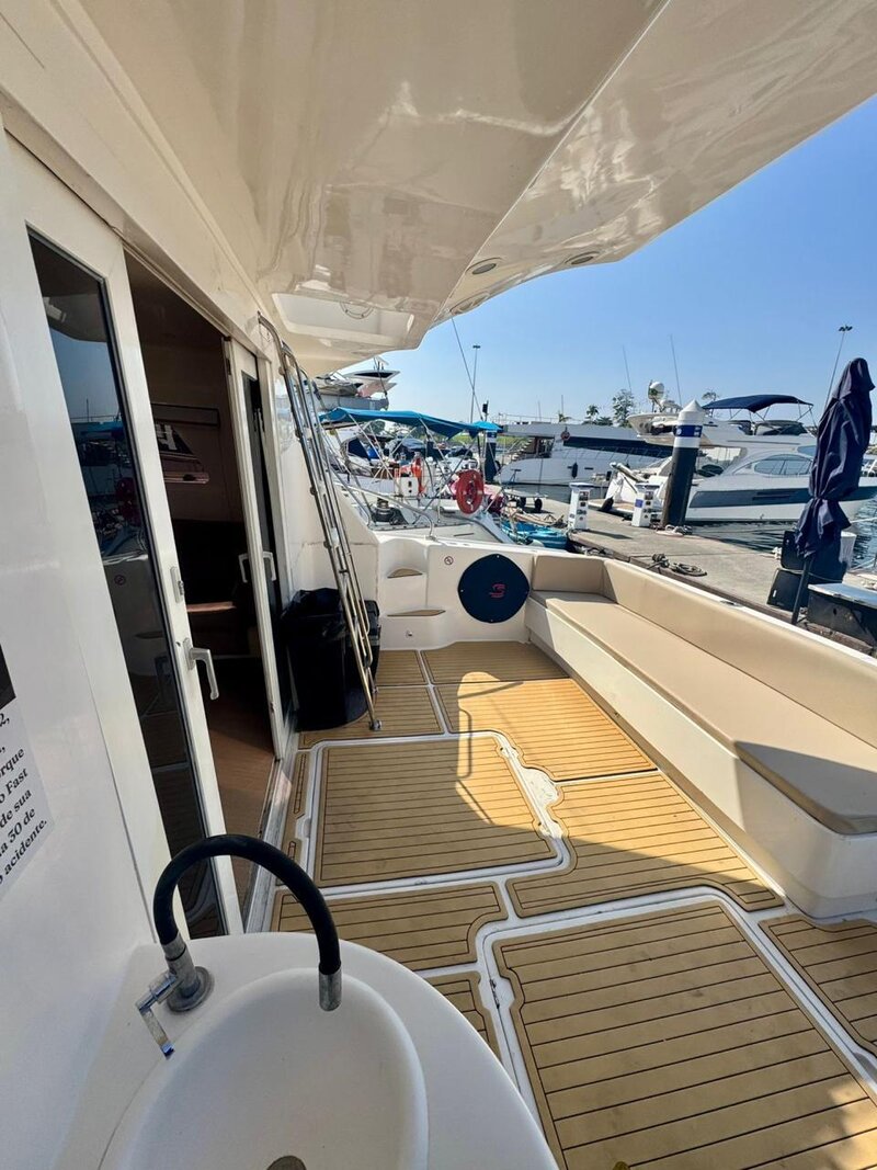 WeBoat Senna 50 - Área de sol