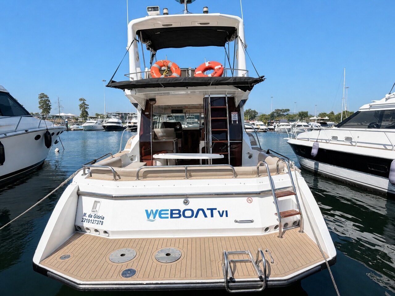 WeBoat 420 - Vista da popa na Marina da Glória