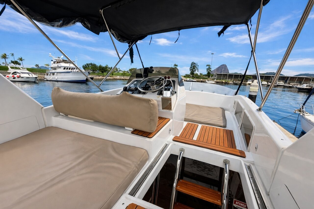 WeBoat Ibiza 42 - Flybridge helm