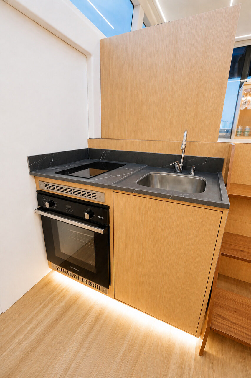 WeBoat Mares 50 - Cozinha com forno e bancada