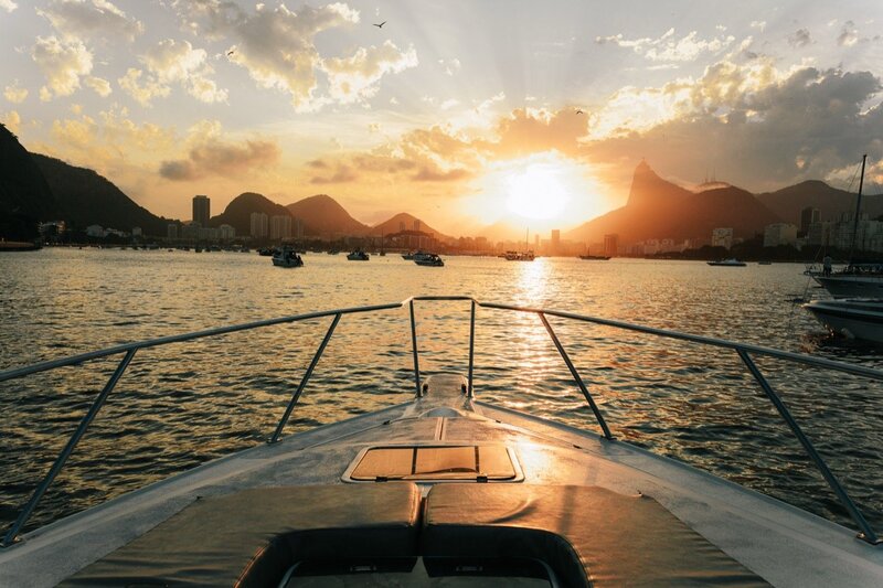 Passeio de lancha na Mureta da Urca com vista para o Pão de Açúcar